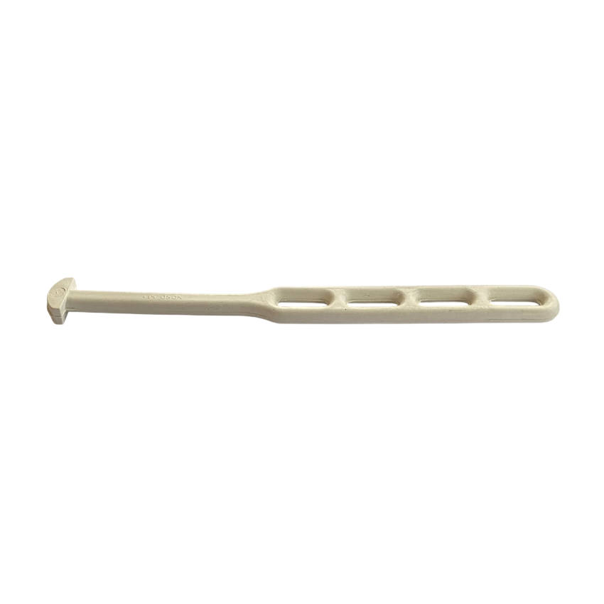 Elastischer schwarzer Gummizug 275 mm mit eingearbeiteten Ösen, in Studioaufnahme